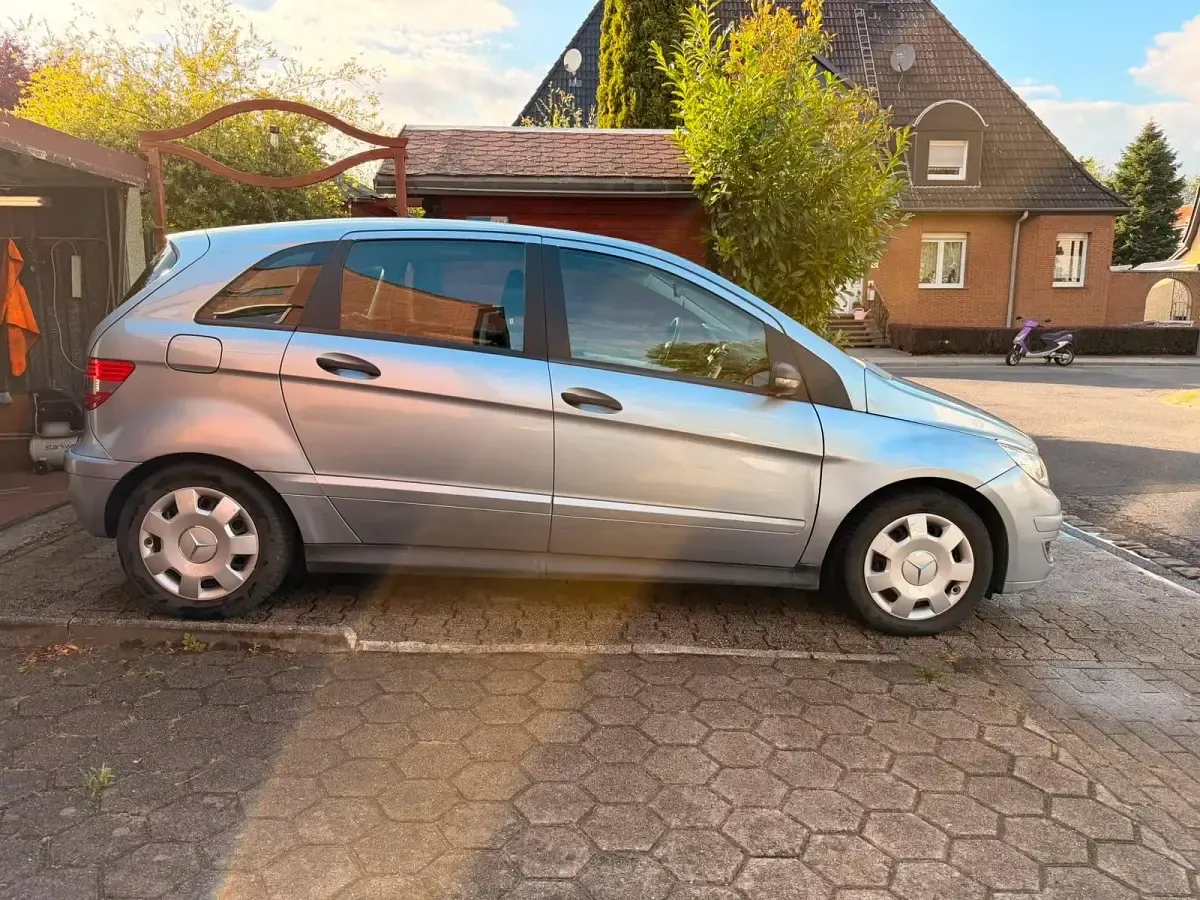 Gebraucht Mercedes B180 109 PS (80 kW) 2006 Blau Van / Kleinbus