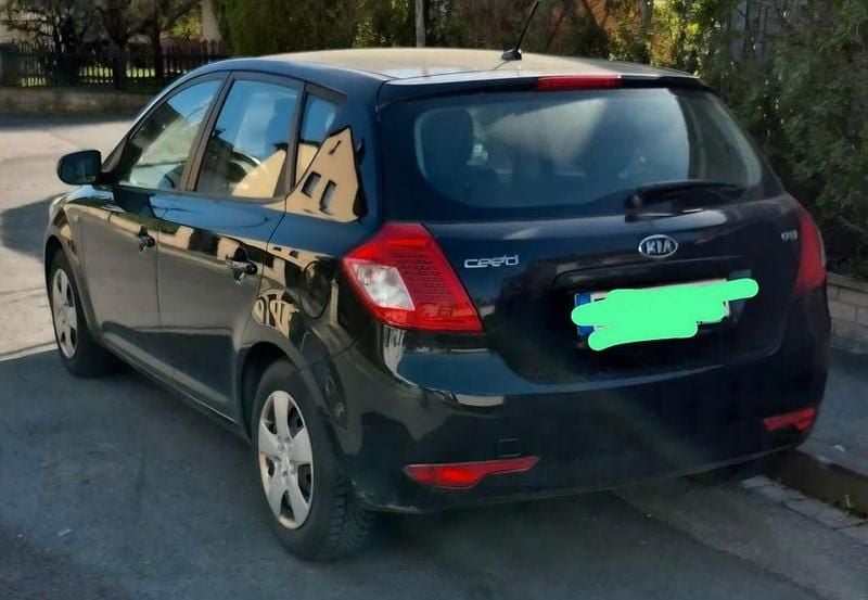 Gebraucht Kia Ceed Spirit 116 PS (85 kW) 2011 Schwarz Kleinwagen