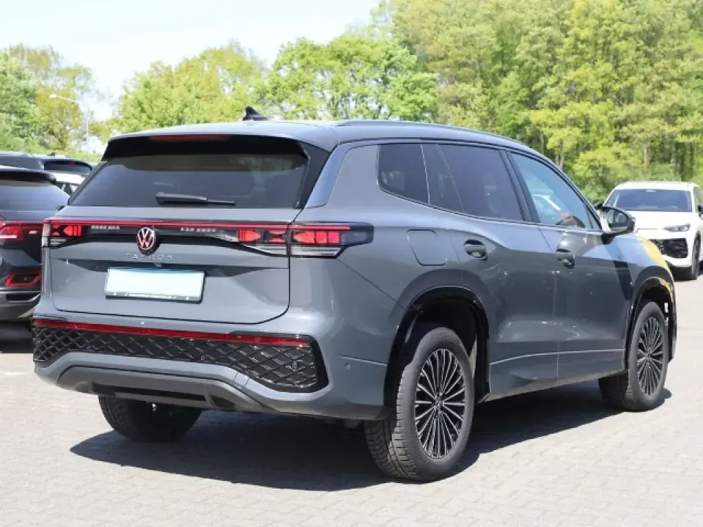 Gebraucht VW Tayron R-line 193 PS (141 kW) 2025 Grau SUV