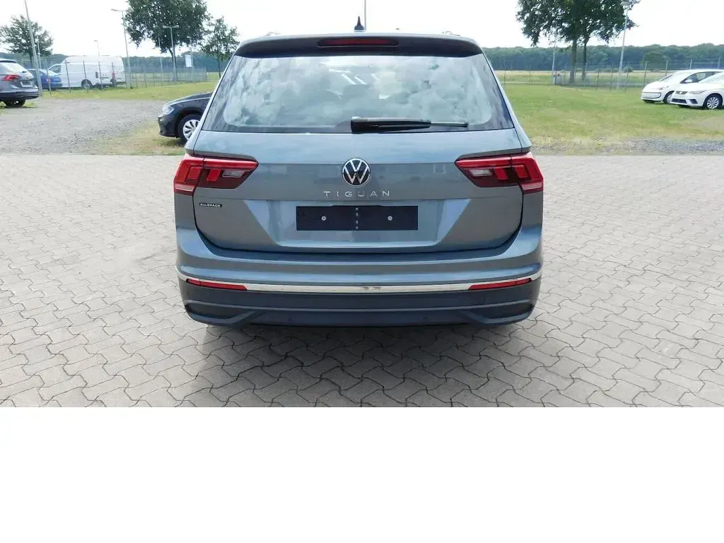 Gebraucht VW Tiguan Life 150 PS (110 kW) 2025 Platinumgreymet (metallic) SUV