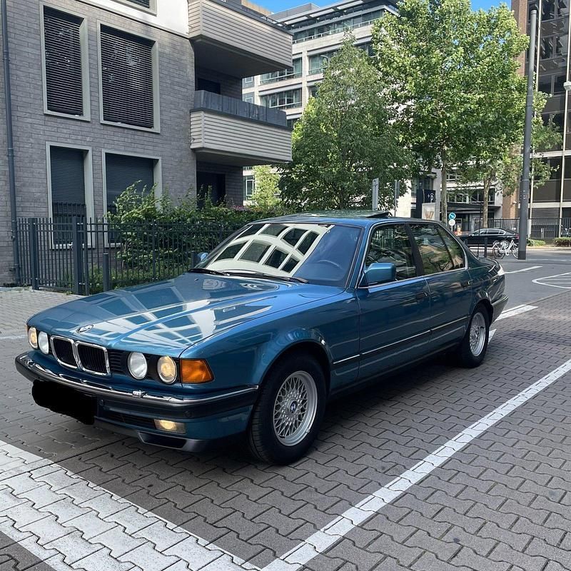 Blau Gebraucht 1994 BMW 740 Limousine | 14.900 € - Bild 1/4