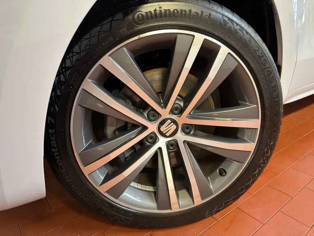 Gebraucht Seat Alhambra FR-Line 150 PS (110 kW) 2022 Weiß Van / Kleinbus