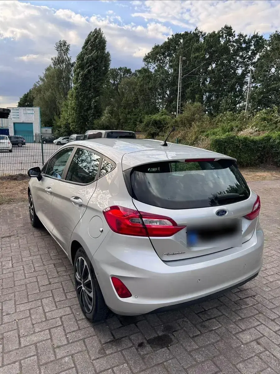 Gebraucht Ford Fiesta 101 PS (74 kW) 2019 Silber Kleinwagen
