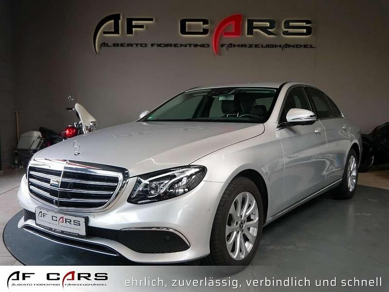 Iridiumsilber lack Gebraucht 2018 Mercedes E200 Limousine | 28.390 € (Teuer) - Bild 1/4