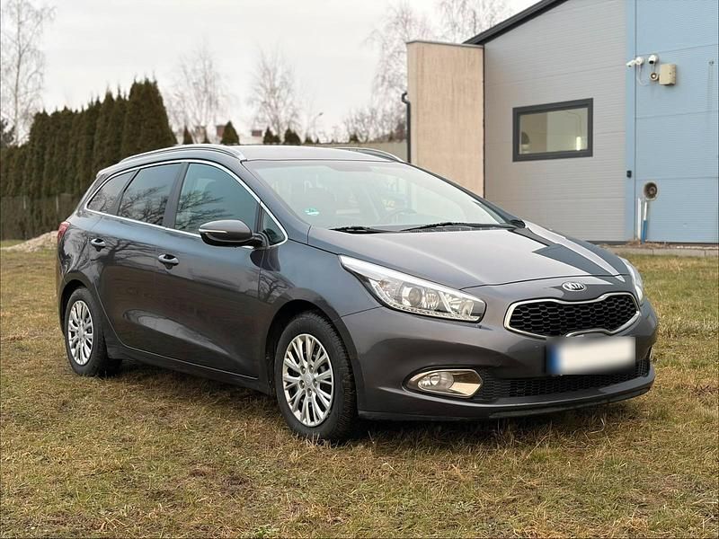 Second-hand Kia Ceed 135 CP (99 kW) 2016 Gri Hatchback