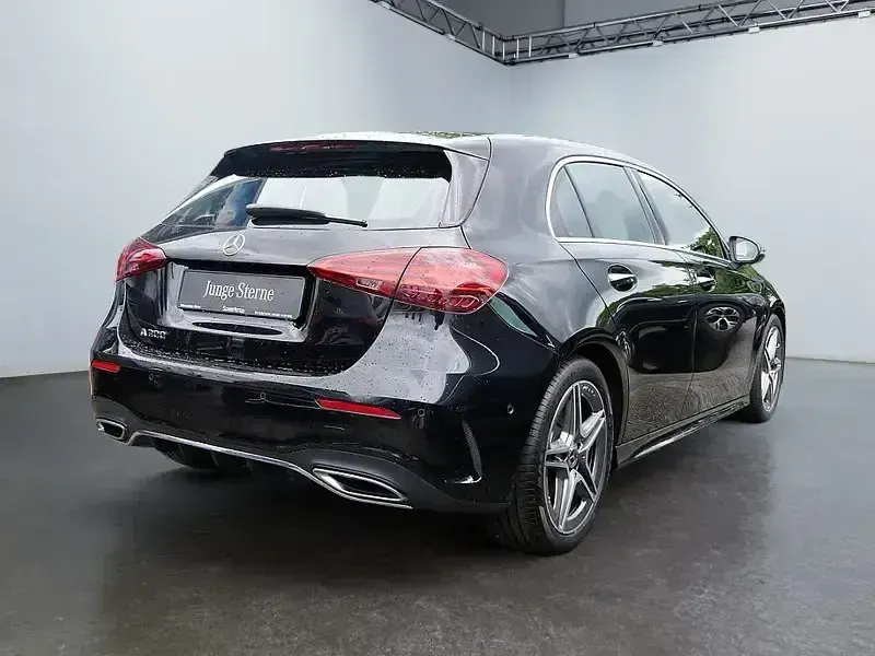 Gebraucht Mercedes A200 Avantgarde 163 PS (119 kW) 2025 Schwarz Limousine