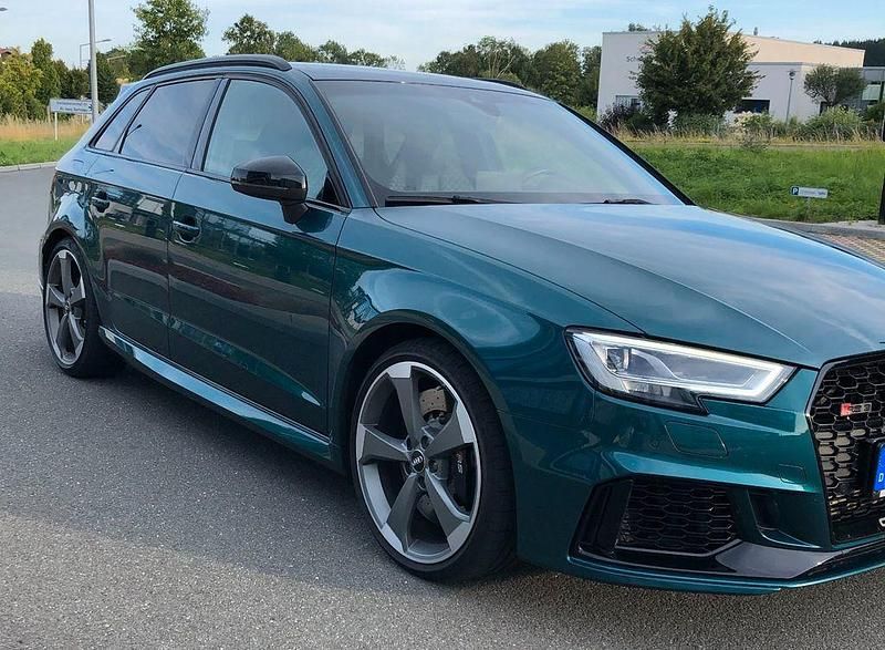 Grün Gebraucht 2020 Audi RS3 Sportback Sport Kleinwagen | 44.700 € (Fairer Preis) - Bild 1/4