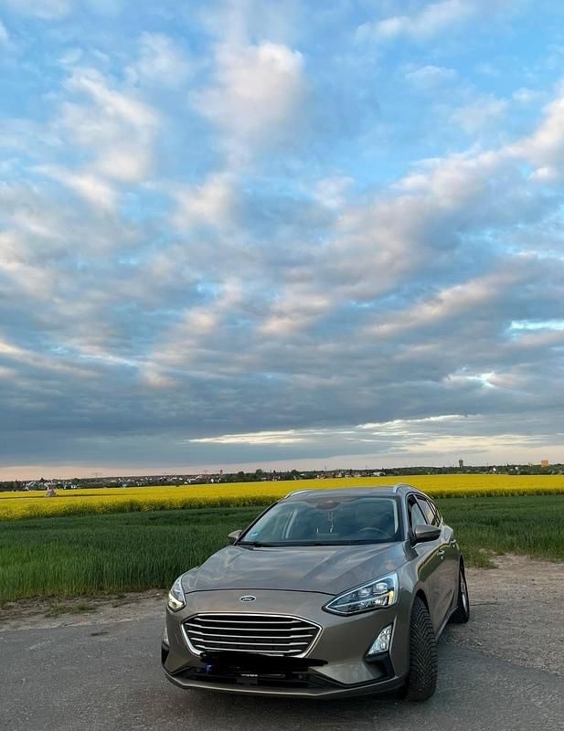 Gebraucht Ford Focus 120 PS (88 kW) 2019 Beige Limousine