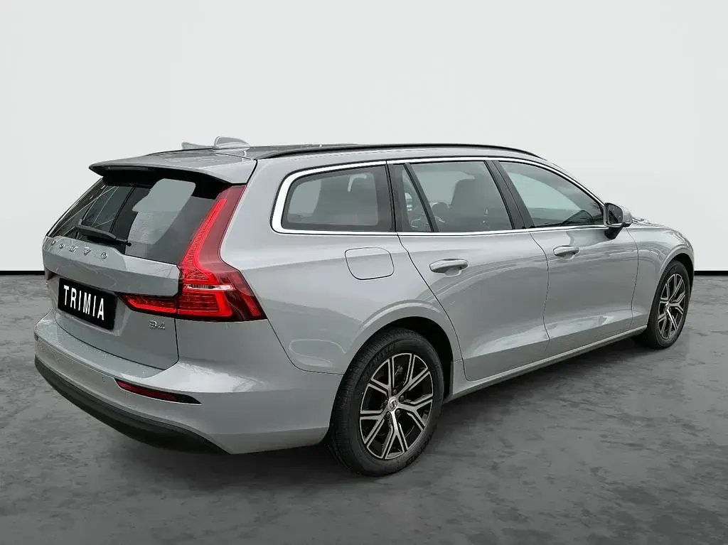 Gebraucht Volvo V60 197 PS (144 kW) 2024 Grau Kombi