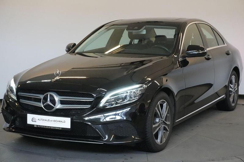 Gebraucht Mercedes C200 184 PS (135 kW) 2019 Schwarz Limousine