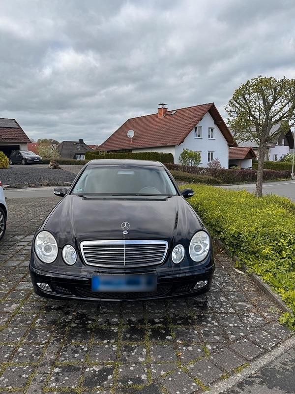 Gebraucht Mercedes E240 180 PS (132 kW) 2002 Schwarz Limousine
