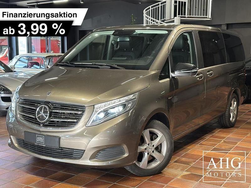 Grau Gebraucht 2018 Mercedes V250 Avantgarde Van / Kleinbus | 37.950 € (Teuer) - Bild 1/4