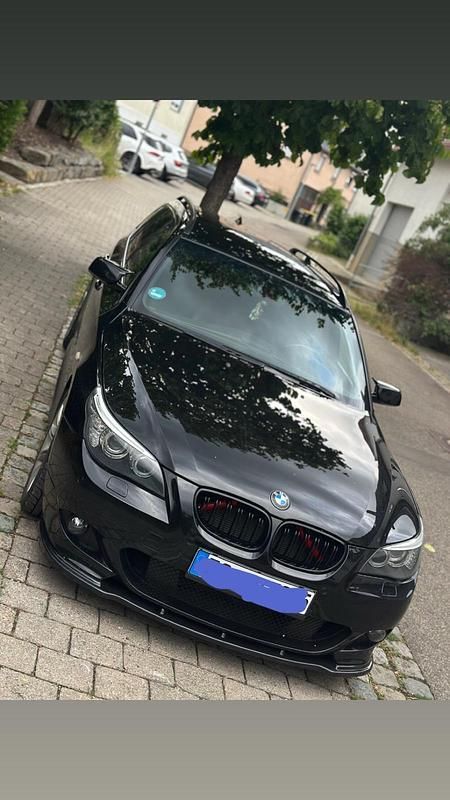 Schwarz Gebraucht 2009 BMW 520 Kombi | 9.800 € - Bild 1/4