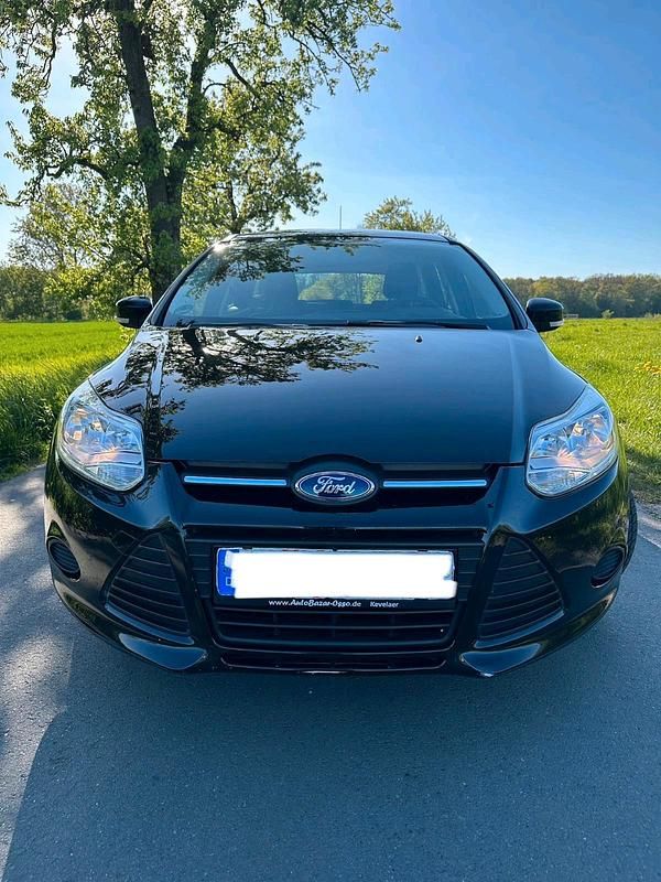 Usata Ford Focus 100 CV (73 kW) 2014 Nero Berlina