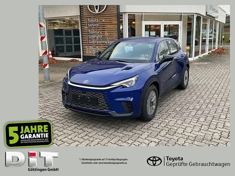 Neu Lexus LBX 136 PS (100 kW) 2025 Dark blue m m SUV