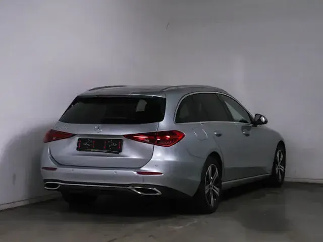 Gebraucht Mercedes E300 Avantgarde 197 PS (144 kW) 2024 Silber Limousine