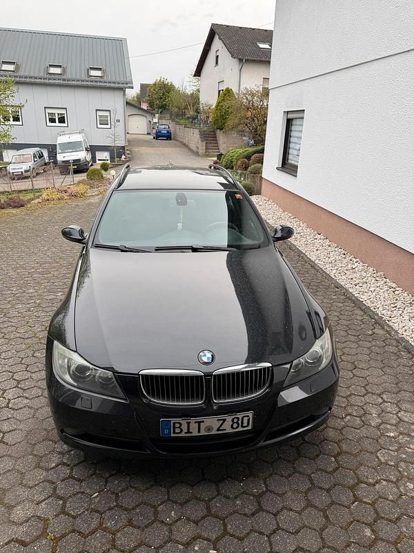 Gebraucht BMW 325 197 PS (144 kW) 2006 Schwarz Kombi