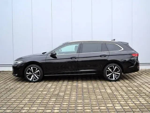Gebraucht VW Passat Business 150 PS (110 kW) 2024 Grenadillschwarz metallic Kombi