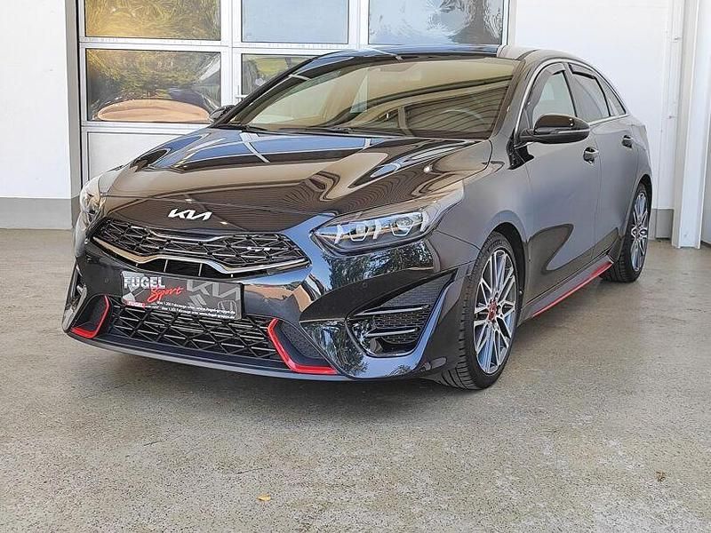 Gebraucht Kia ProCeed GT 204 PS (150 kW) 2022 (1k) black pearl m Kleinwagen