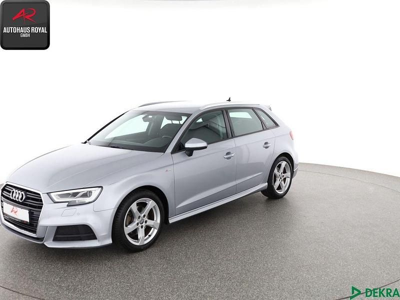Silber Gebraucht 2018 Audi A3 Sportback S-Line Limousine | 17.880 € (Fairer Preis) - Bild 1/4