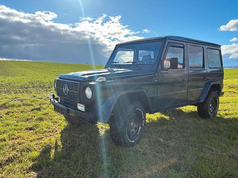 Grau Gebraucht 1997 Mercedes G290 SUV | 24.250 € - Bild 1/3