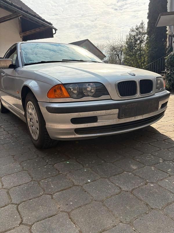 Gebraucht BMW 318 143 PS (105 kW) 1998 Limousine