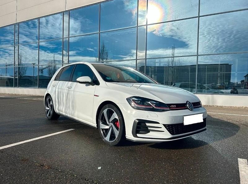 Weiß Gebraucht 2019 VW Golf VII GTI Kleinwagen | 22.500 € (Guter Preis) - Bild 1/4
