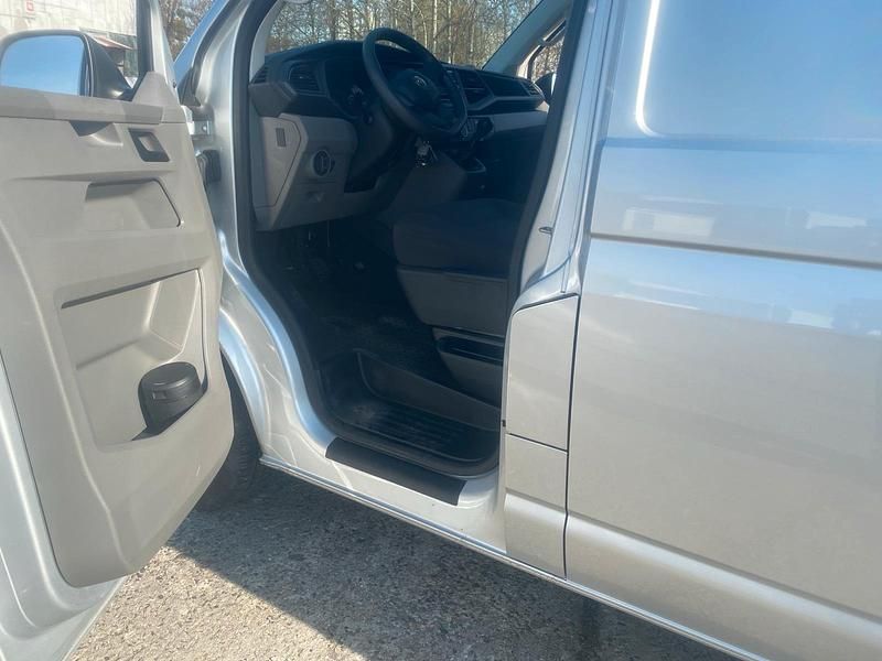 Gebraucht VW Transporter 150 PS (110 kW) 2020 Silber Van