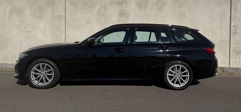 Gebraucht BMW 320 Performance 190 PS (139 kW) 2022 Schwarz Kombi