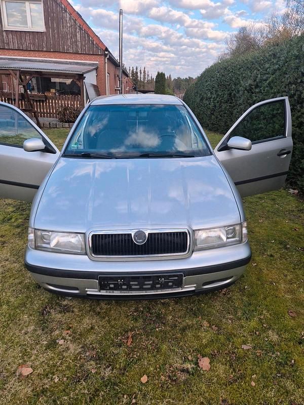 Gebraucht Skoda Octavia 74 PS (54 kW) 2000 Silber Limousine