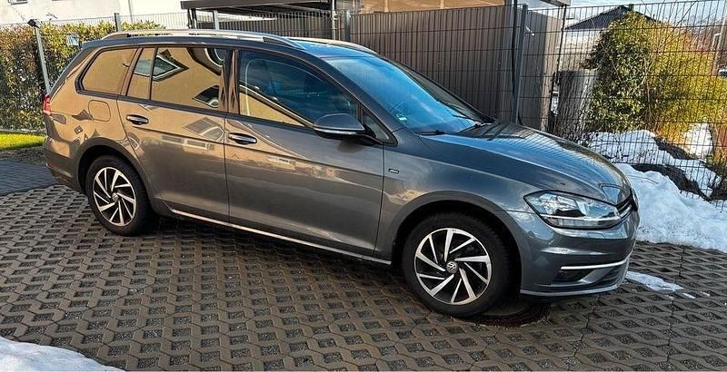 Grau Gebraucht 2019 VW Golf VII Kombi | 13.300 € (Fairer Preis) - Bild 1/4