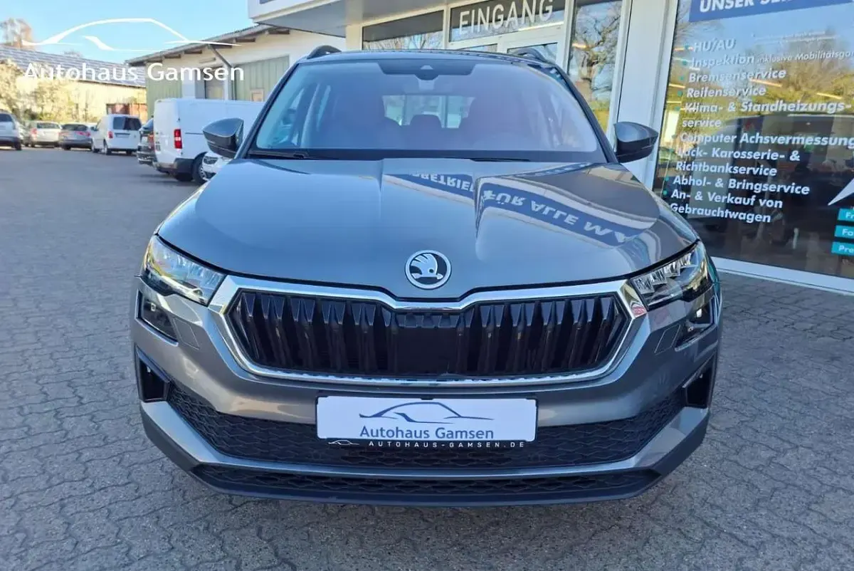 Gebraucht Skoda Karoq Tour 116 PS (85 kW) 2023 Grau SUV