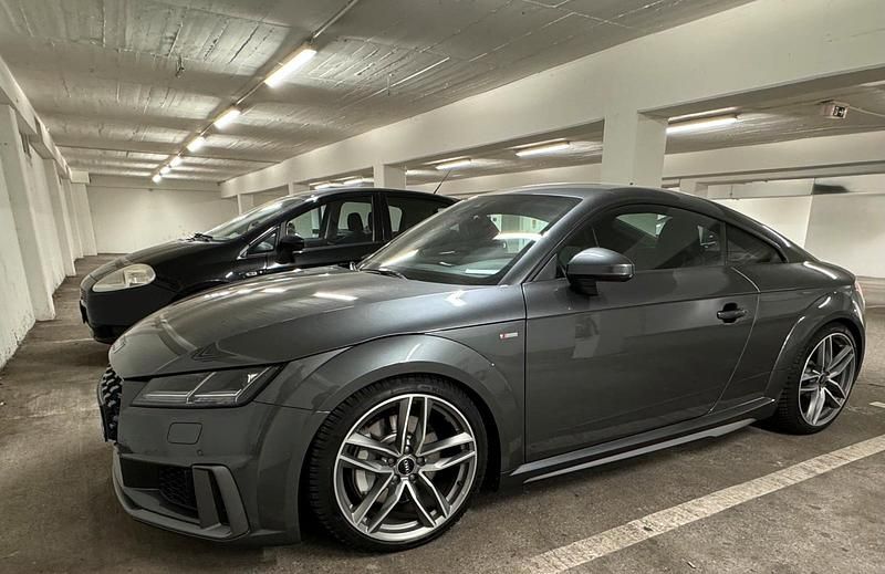 Grau Gebraucht 2019 Audi TT S-Line Coupé | 32.900 € (Fairer Preis) - Bild 1/4