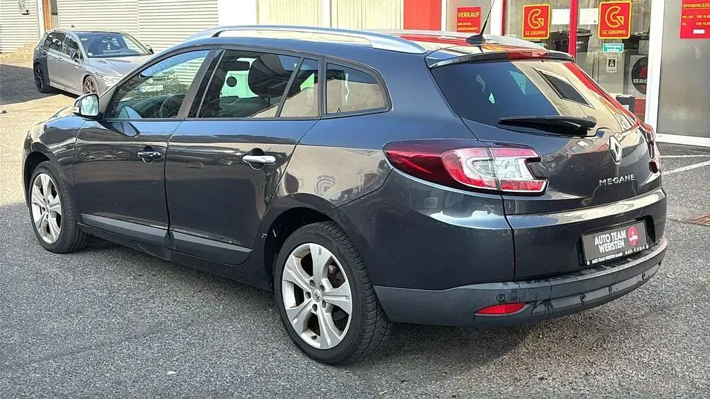 Gebraucht Renault Mégane Dynamique 131 PS (96 kW) 2011 Grau Limousine