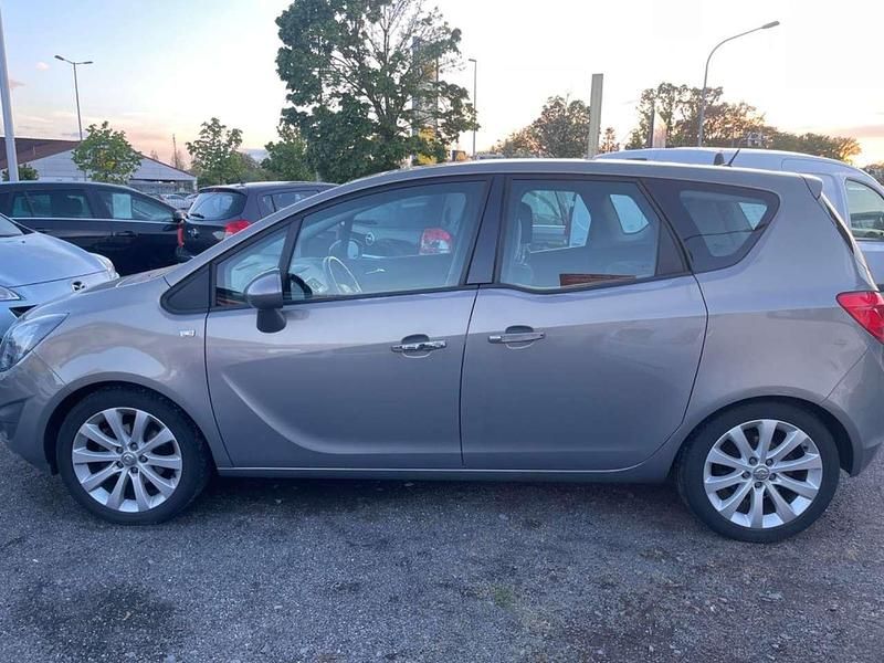 Gebraucht Opel Meriva Innovation 120 PS (88 kW) 2011 Braun Van / Kleinbus