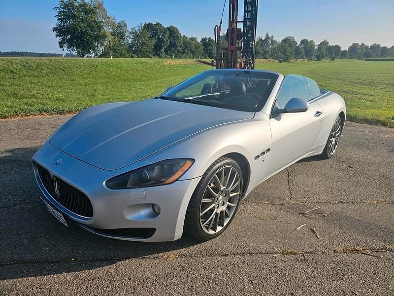 Gebraucht 2011 Maserati GranCabrio Cabrio | 31.999 € - Bild 1/4