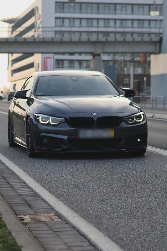 Grau Gebraucht 2018 BMW 430 Shadowline Coupé | 29.999 € (Teuer) - Bild 1/4