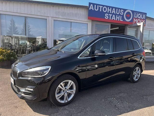 Saphirschwarz metallic Gebraucht 2020 BMW 218 Gran Tourer Luxury Line Van / Kleinbus | 21.450 € (Fairer Preis) - Bild 1/4