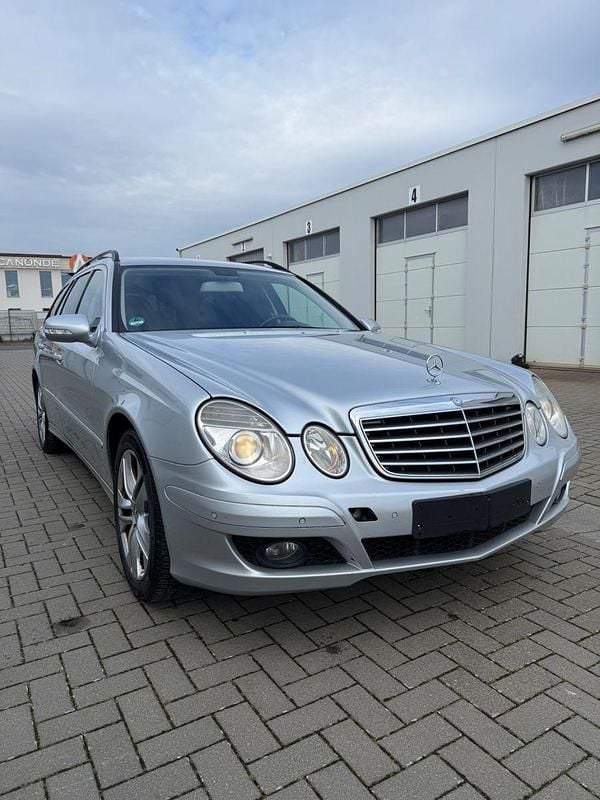 Gebraucht Mercedes E200 184 PS (135 kW) 2008 Silber Kombi