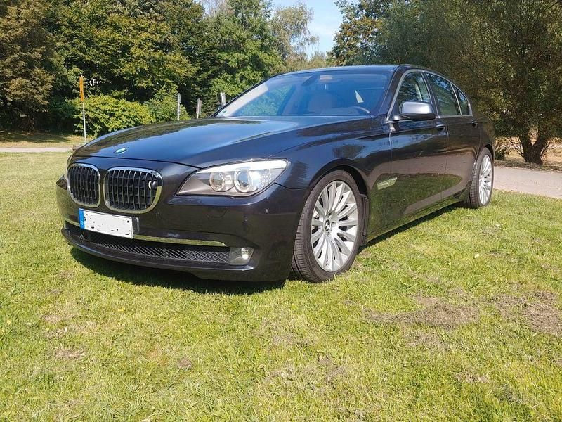 Second-hand BMW 740 Performance 326 CP (239 kW) 2009 Gri Berlinǎ
