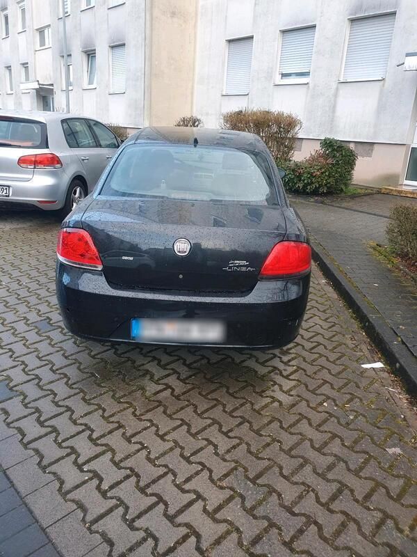 Schwarz Gebraucht 2009 Fiat Linea Limousine | 1.450 € - Bild 1/4