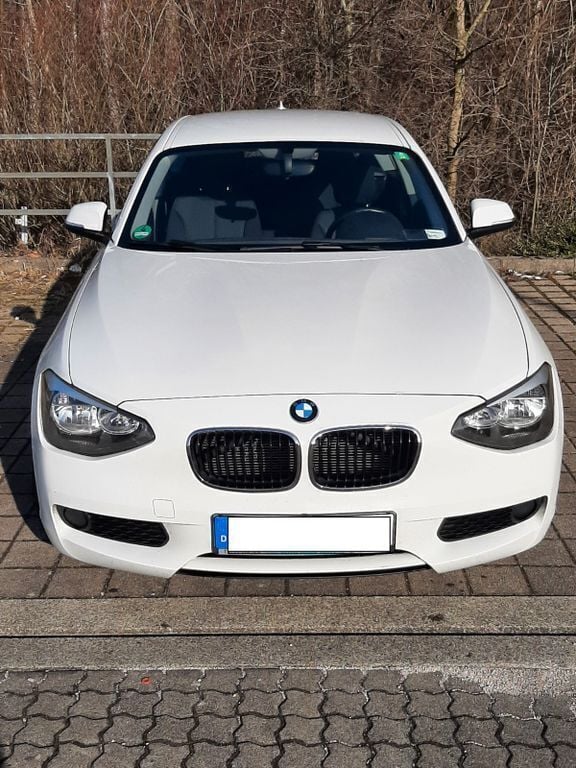 Weiß Gebraucht 2015 BMW 114 Kleinwagen | 4.400 € (Fairer Preis) - Bild 1/4
