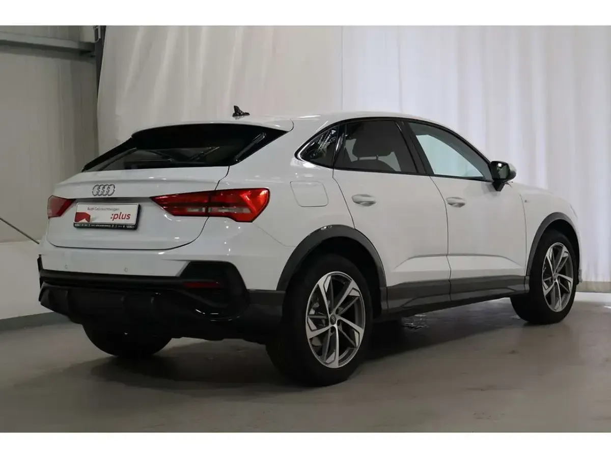Gebraucht Audi Q3 Sportback S-Line 150 PS (110 kW) 2025 Weiß SUV