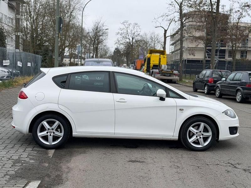 Second-hand Seat Leon Reference 125 CP (91 kW) 2011 Alb Hatchback