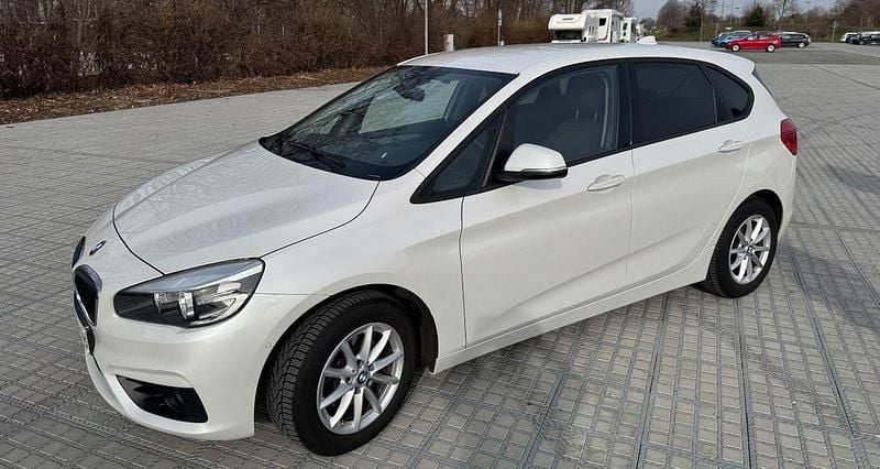 Gebraucht BMW 218 Active Tourer Advantage 136 PS (100 kW) 2017 Weiß Van / Kleinbus