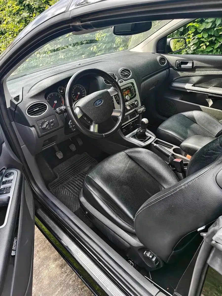 Gebraucht Ford Focus Cabriolet 145 PS (106 kW) 2008 Schwarz Cabrio