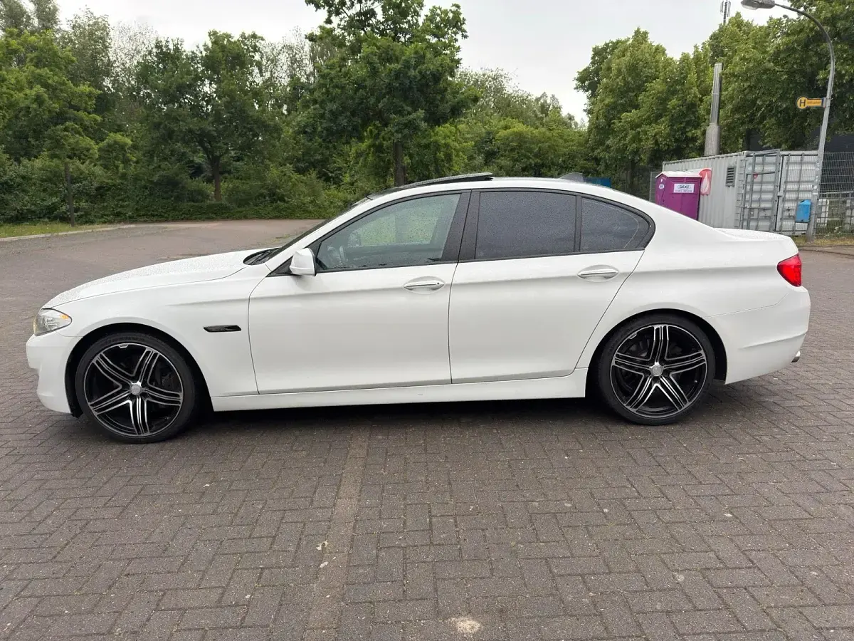Gebraucht BMW 530 245 PS (180 kW) 2010 Weiß Limousine