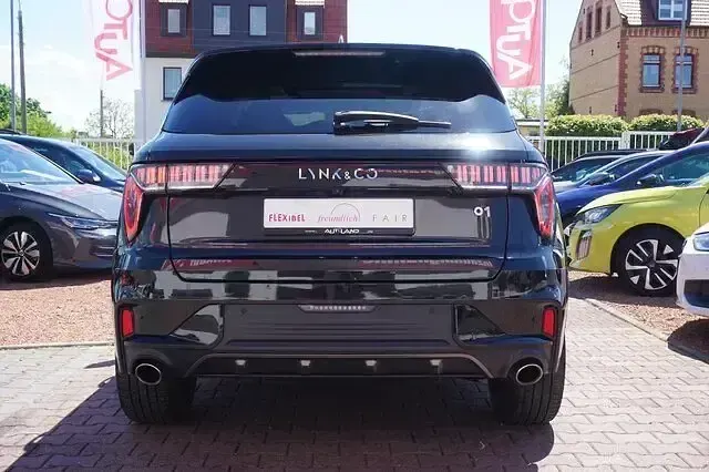 Gebraucht Lynk & Co 01 261 PS (191 kW) 2022 Sparklingblackmet. SUV