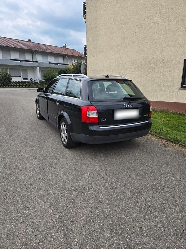 Gebraucht Audi A4 131 PS (96 kW) 2002 Schwarz Kombi