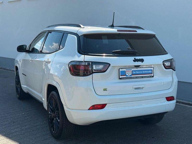 Second-hand Jeep Compass 131 CP (96 kW) 2024 Alb SUV